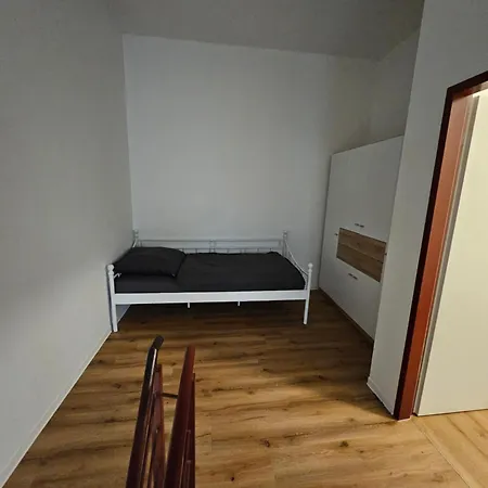 Apartment Ferienwohnung 2 Raum Maisonetten Im Zittauer Stadtzentrum Innenstadt Innenring Top Lage Markt Und Rathaus Naehe Schwerin (Mecklenburg-Vorpommern)